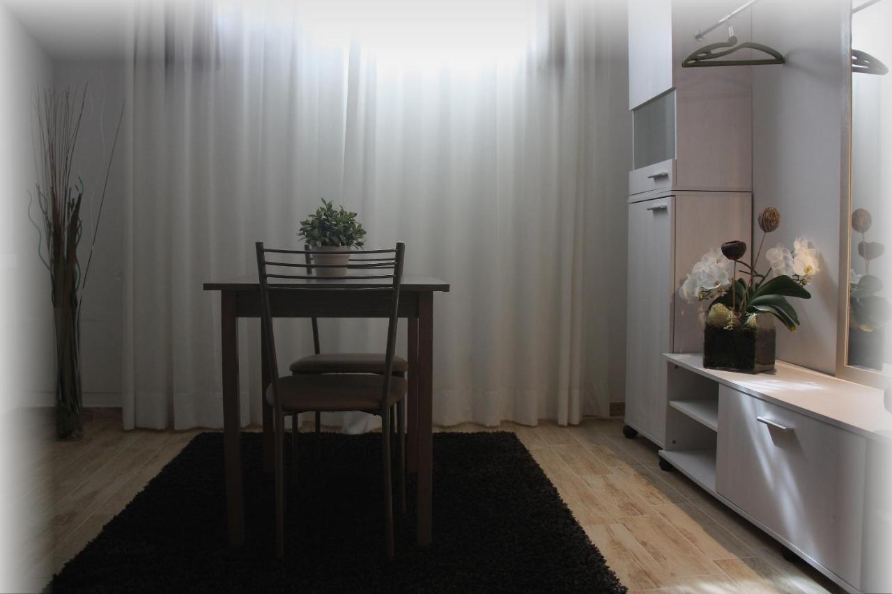 Just House Apartment *
